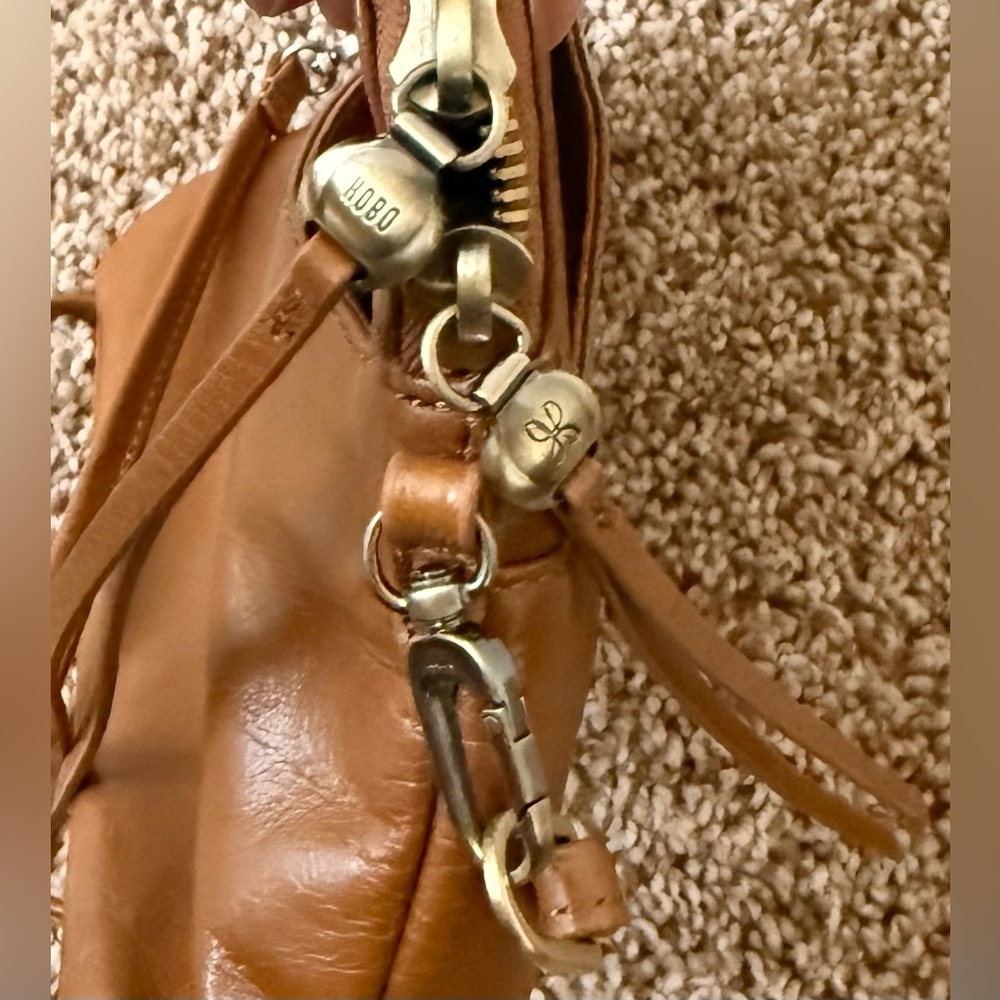 HOBO Genuine Leather shoulder/wristlet Bag Cognac Brown - Picture 8 of 8